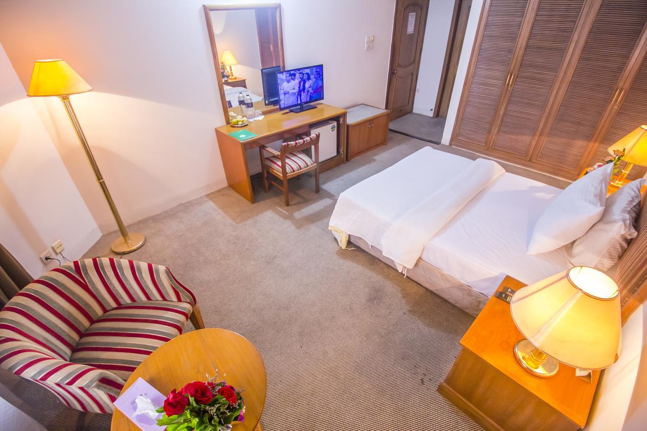 Hotel Swiss Park Дакка Экстерьер фото