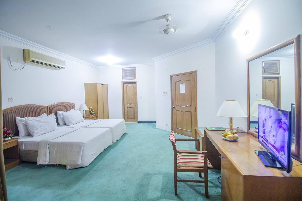 Hotel Swiss Park Дакка Экстерьер фото