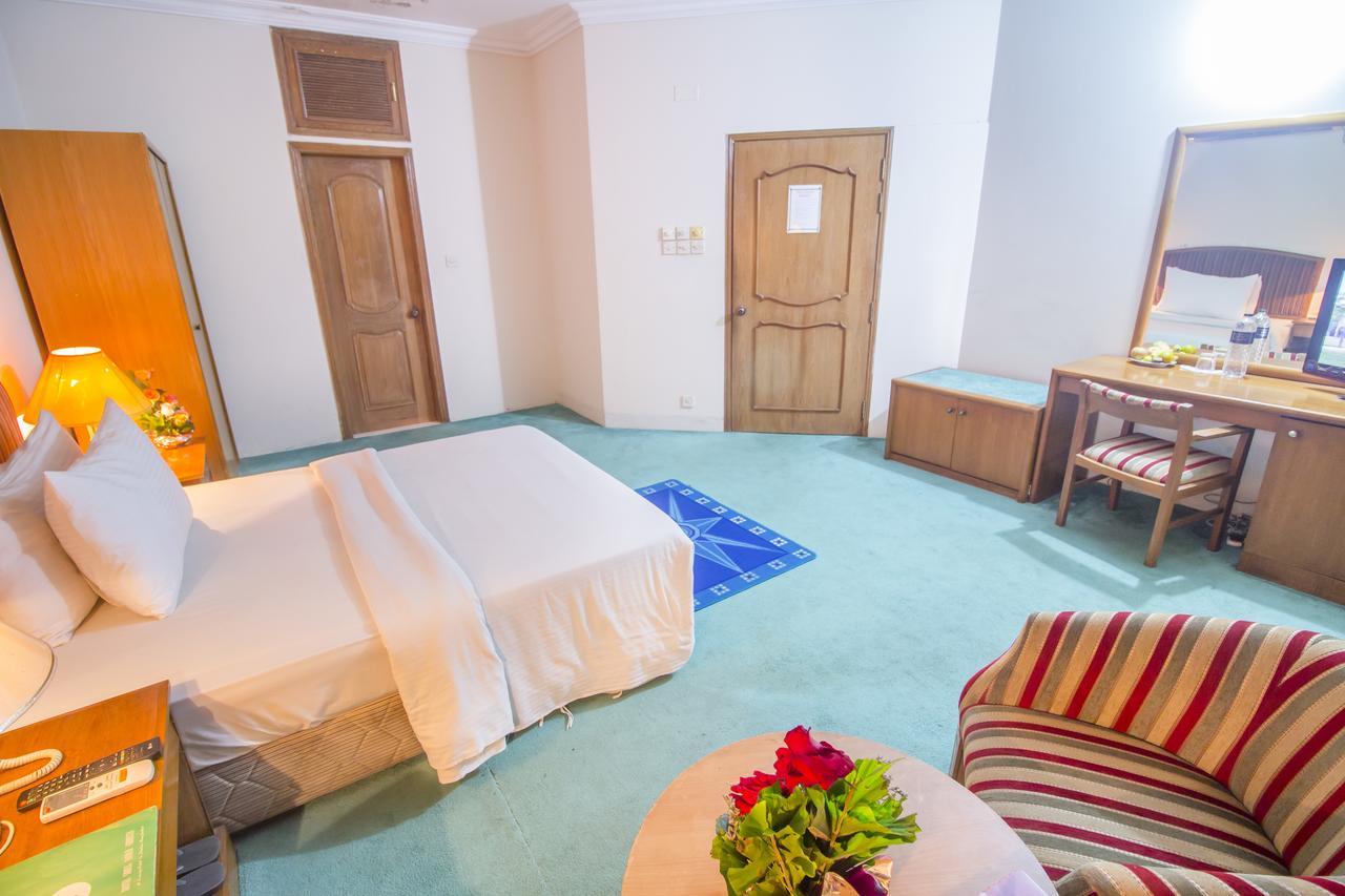 Hotel Swiss Park Дакка Экстерьер фото